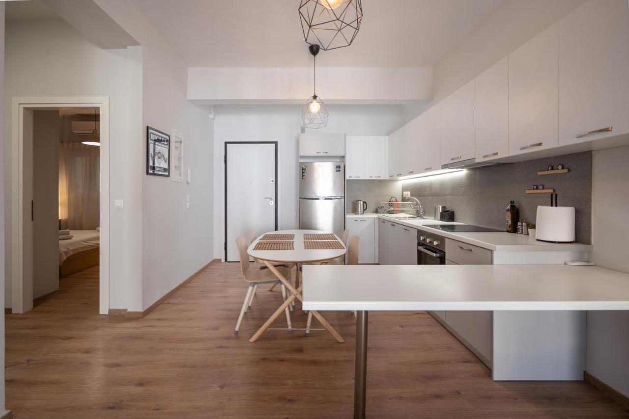 Exclusive Apartment In The Heart Of Athena Bagian luar foto