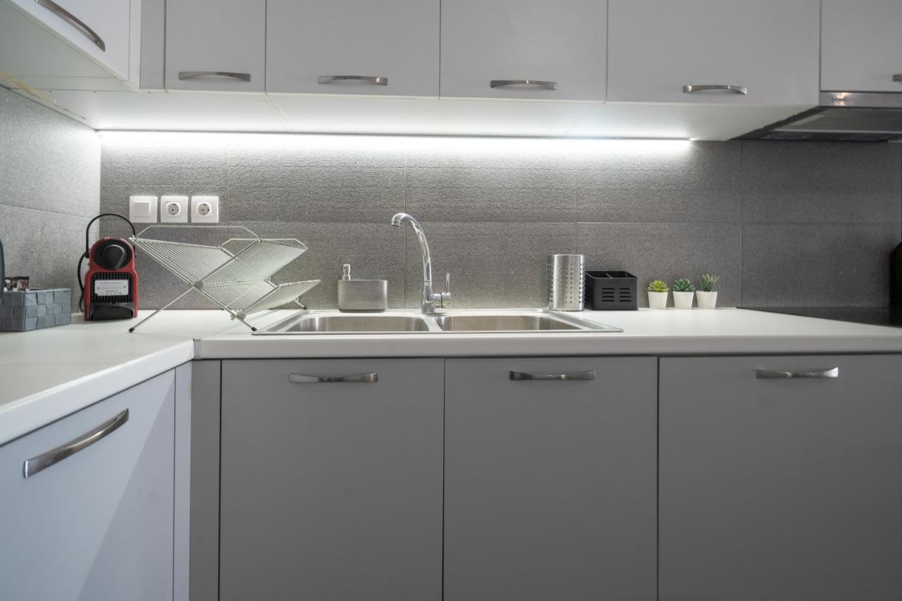 Exclusive Apartment In The Heart Of Athena Bagian luar foto